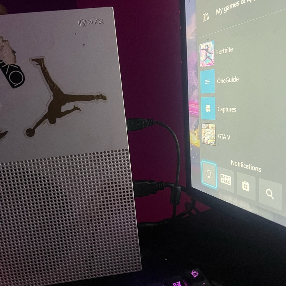 Xbox One - Picture 3 of 6